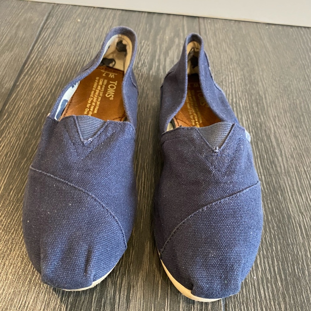 Toms slip on shoes